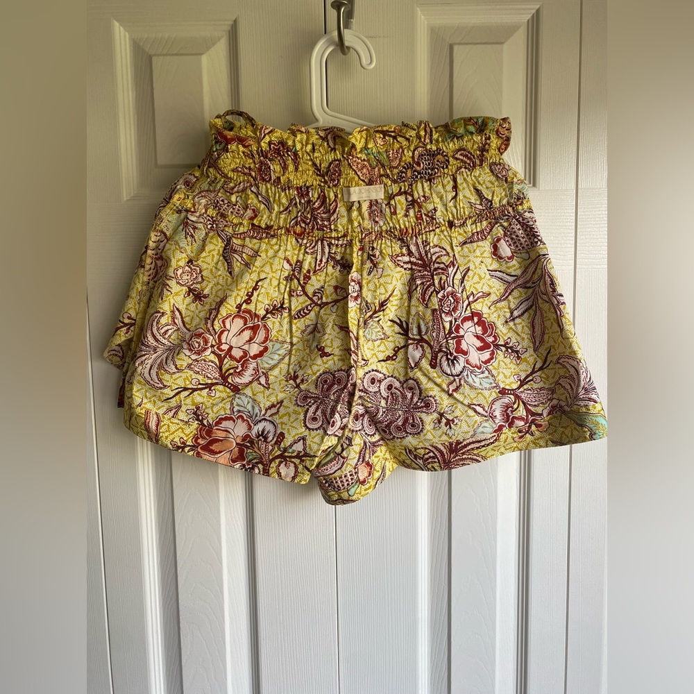 NEW ULLA JOHNSON Rylan Shorts in Calla Lily Floral High-Waist Paperbag Shorts - Picture 6 of 9